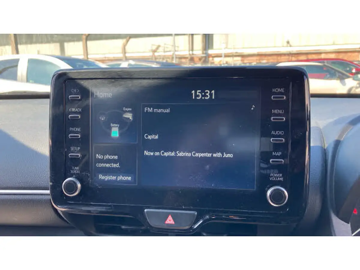2022-toyota-yaris-15-vvt-i-design-panoramic-roof-big-26
