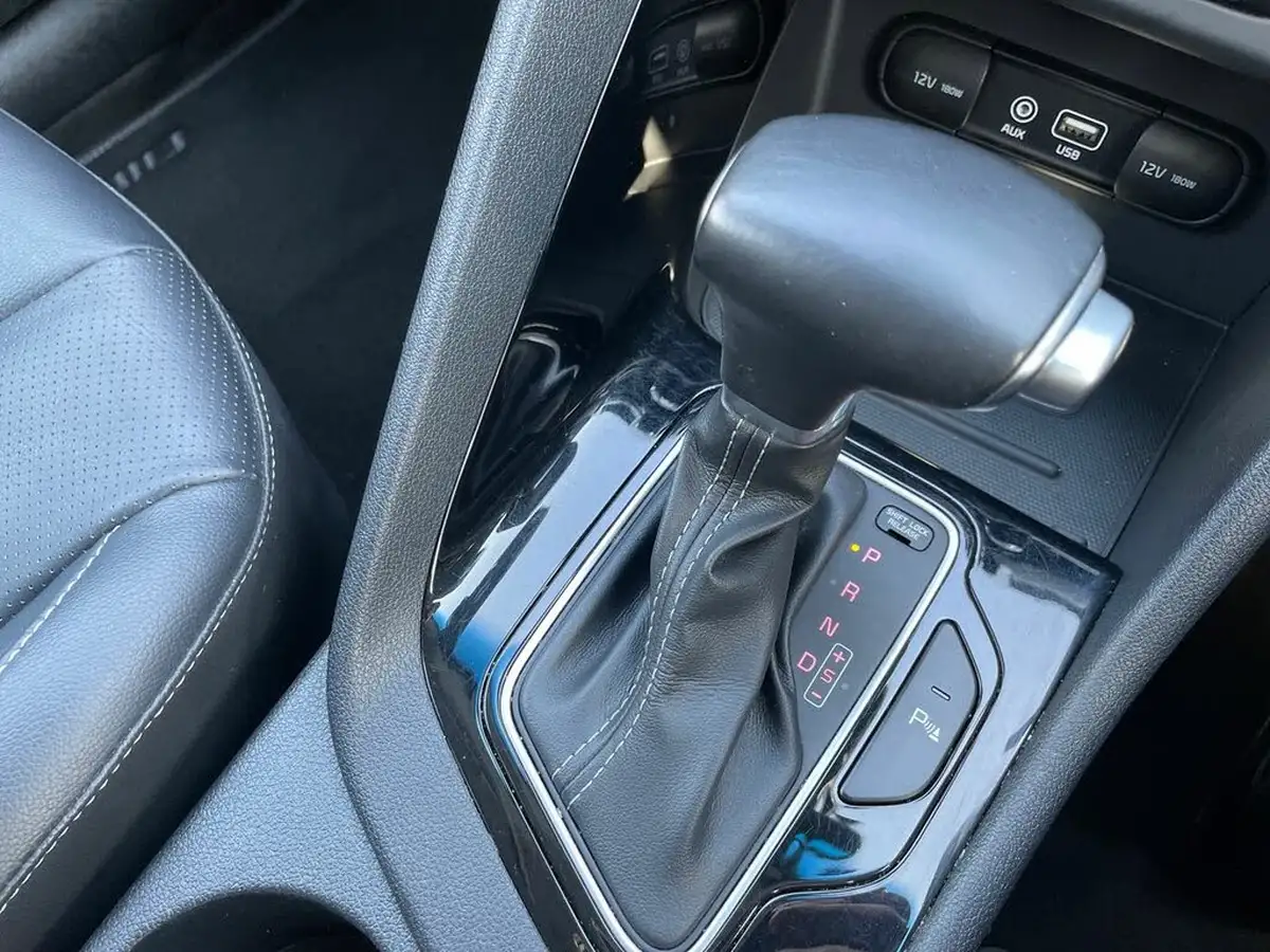 2017-kia-niro-16-gdi-3-157kwh-lithium-ion-big-18