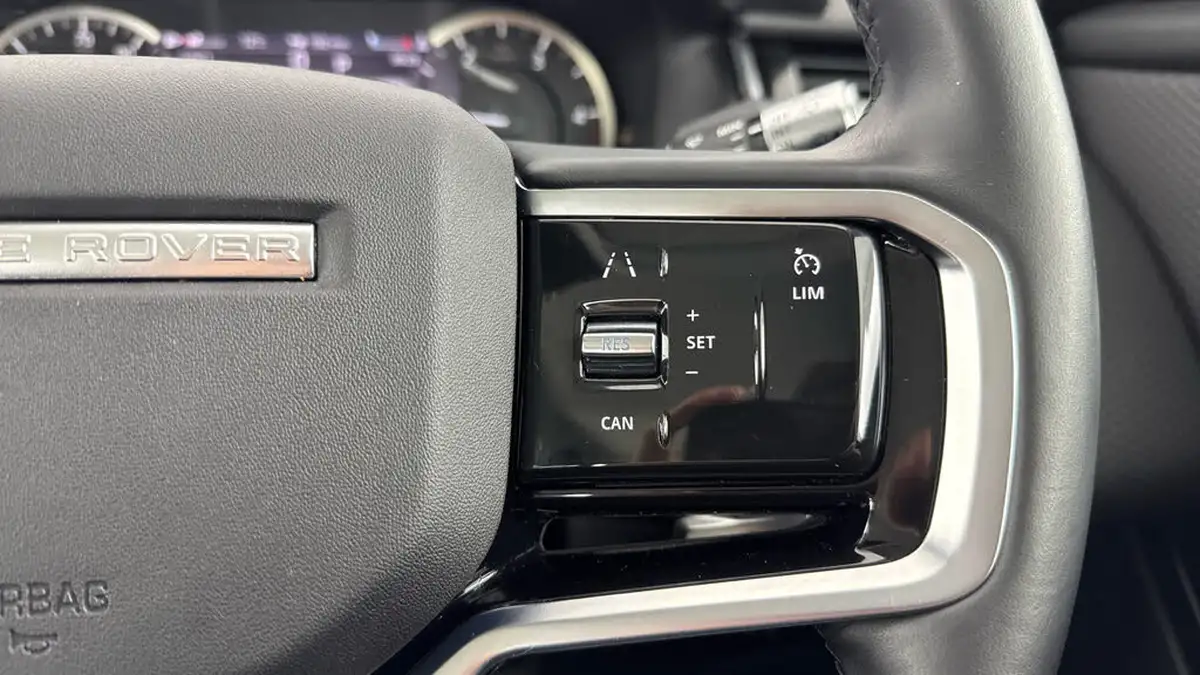 2022-land-rover-range-rover-velar-20-d200-velar-big-22