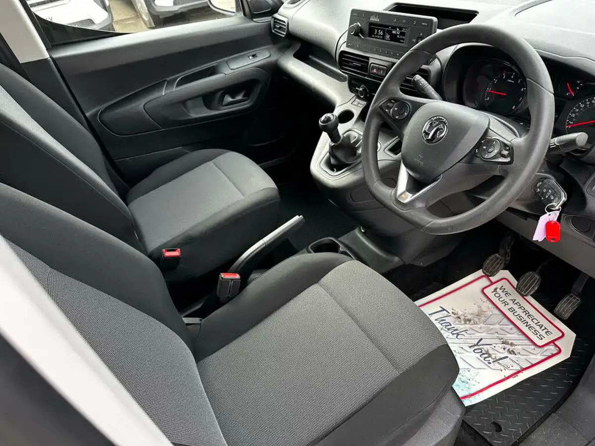 2020-vauxhall-combo-15cdti-edition-2300-75pseu6d-t-l1h1-ss-panel-big-15