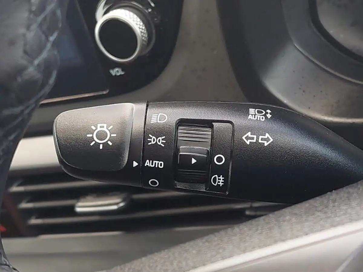 2024-hyundai-i20-10-t-gdi-advance-dct-big-17