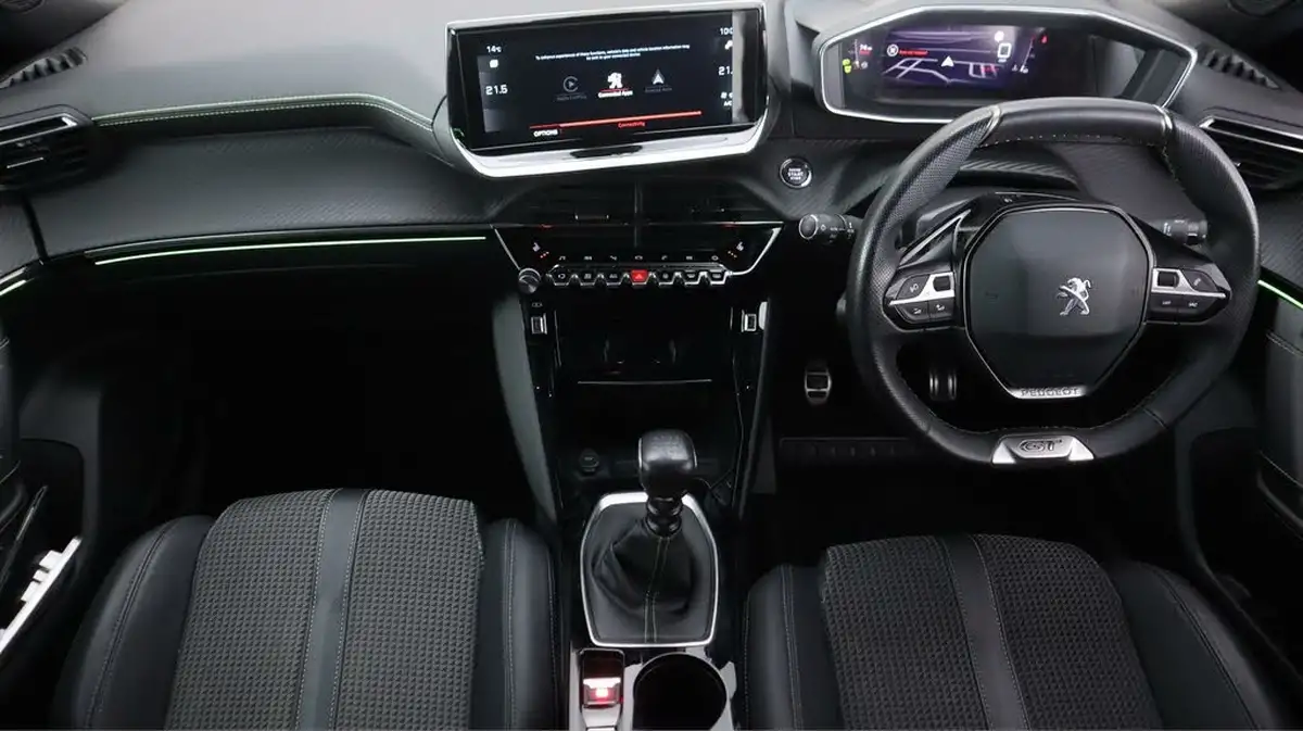 2022-peugeot-2008-suv-12-puretech-gt-big-13