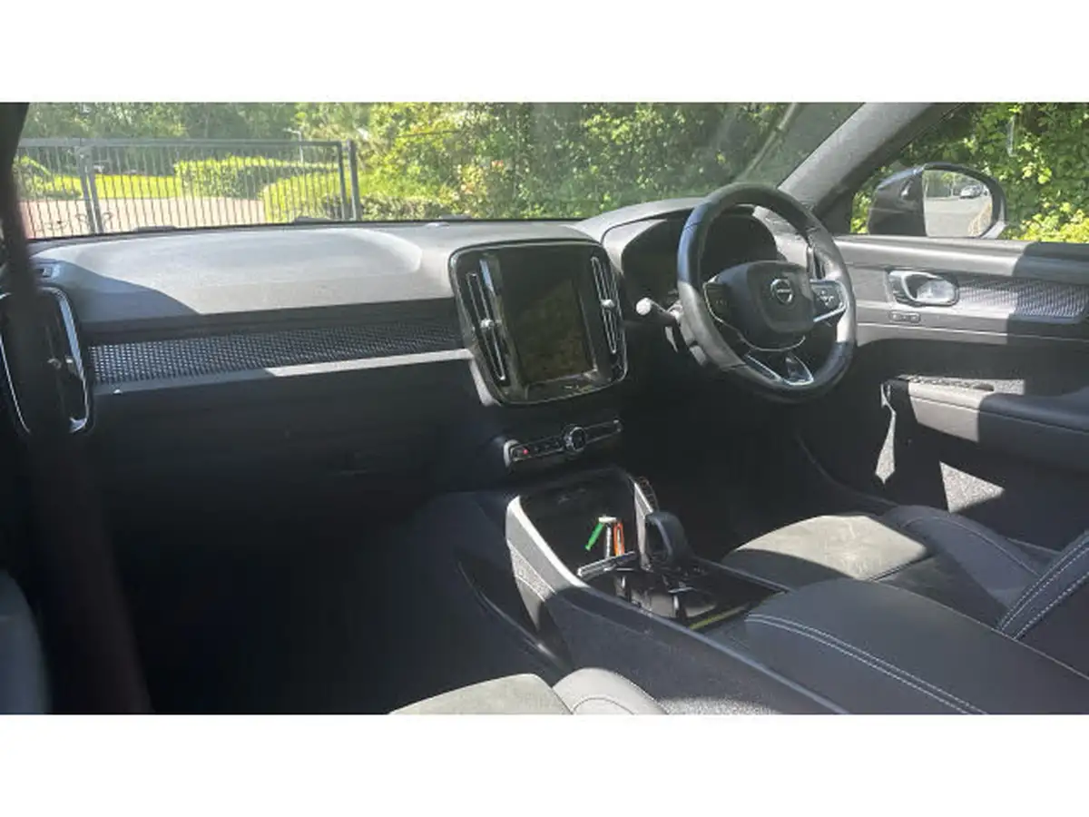 2022-volvo-xc40-e-recharge-plus-228bhp-big-3