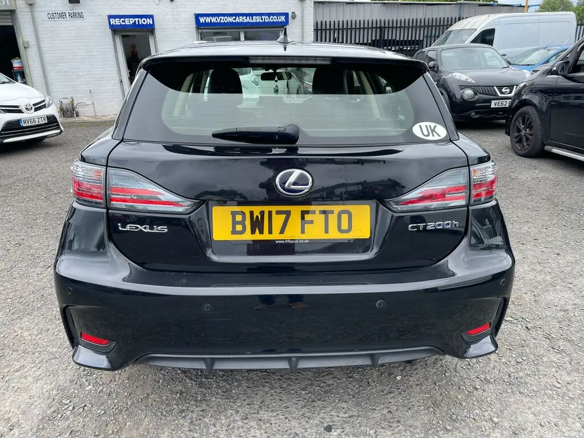 2017-lexus-ct-200h-18-executive-edition-big-11