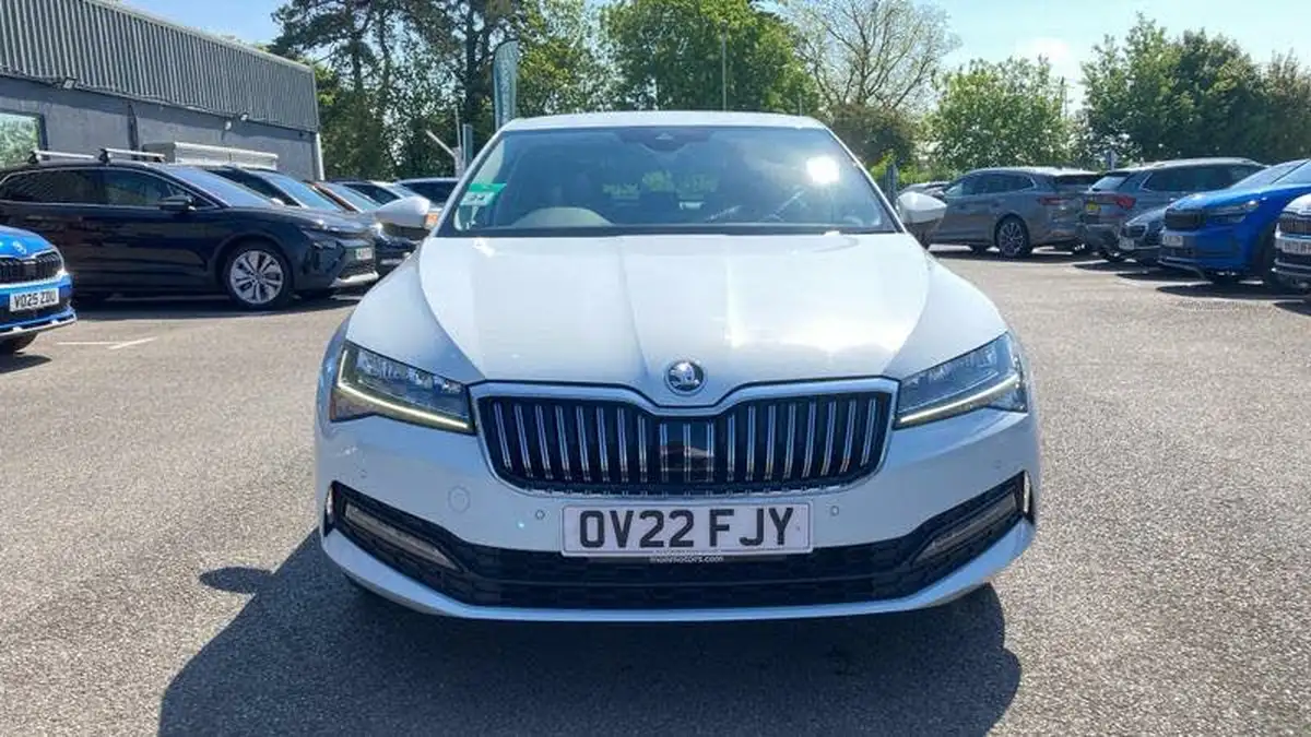 2022-skoda-superb-20tdi-se-technology-hatchback-dsg-big-8