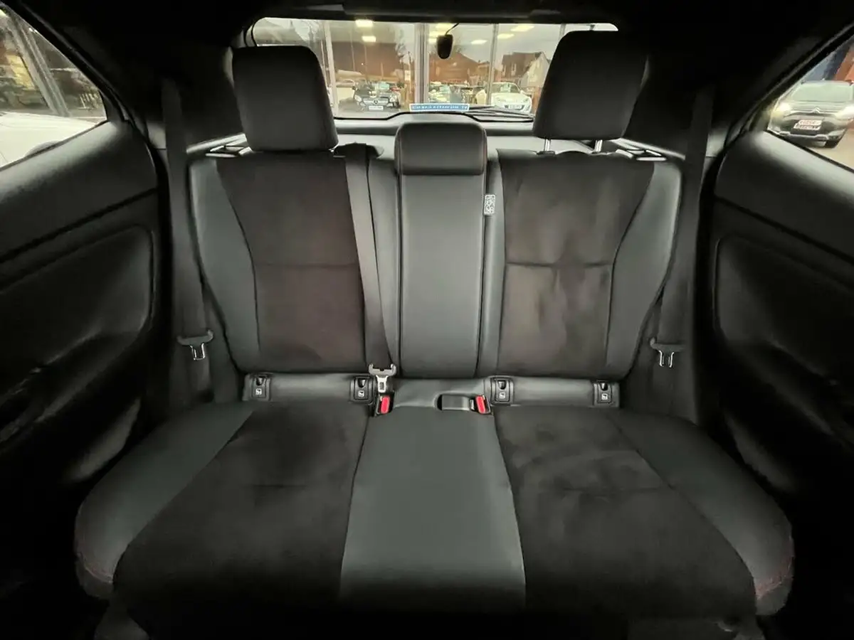 2023-toyota-yaris-cross-15-vvt-i-gr-sport-big-57