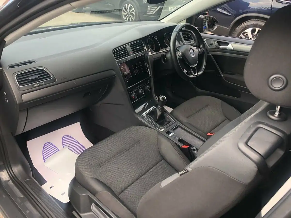 2018-volkswagen-golf-14-tsi-se-hatchback-3d-big-26