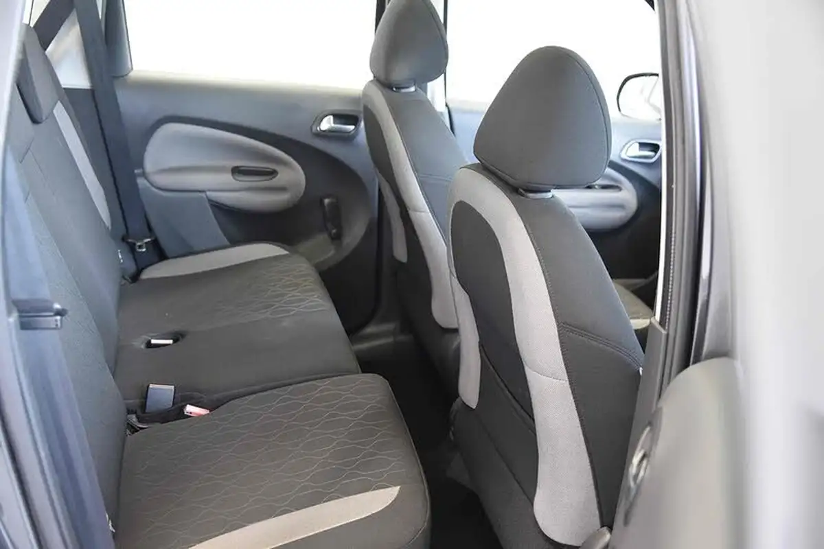 2013-citroen-c3-picasso-14-selection-big-23