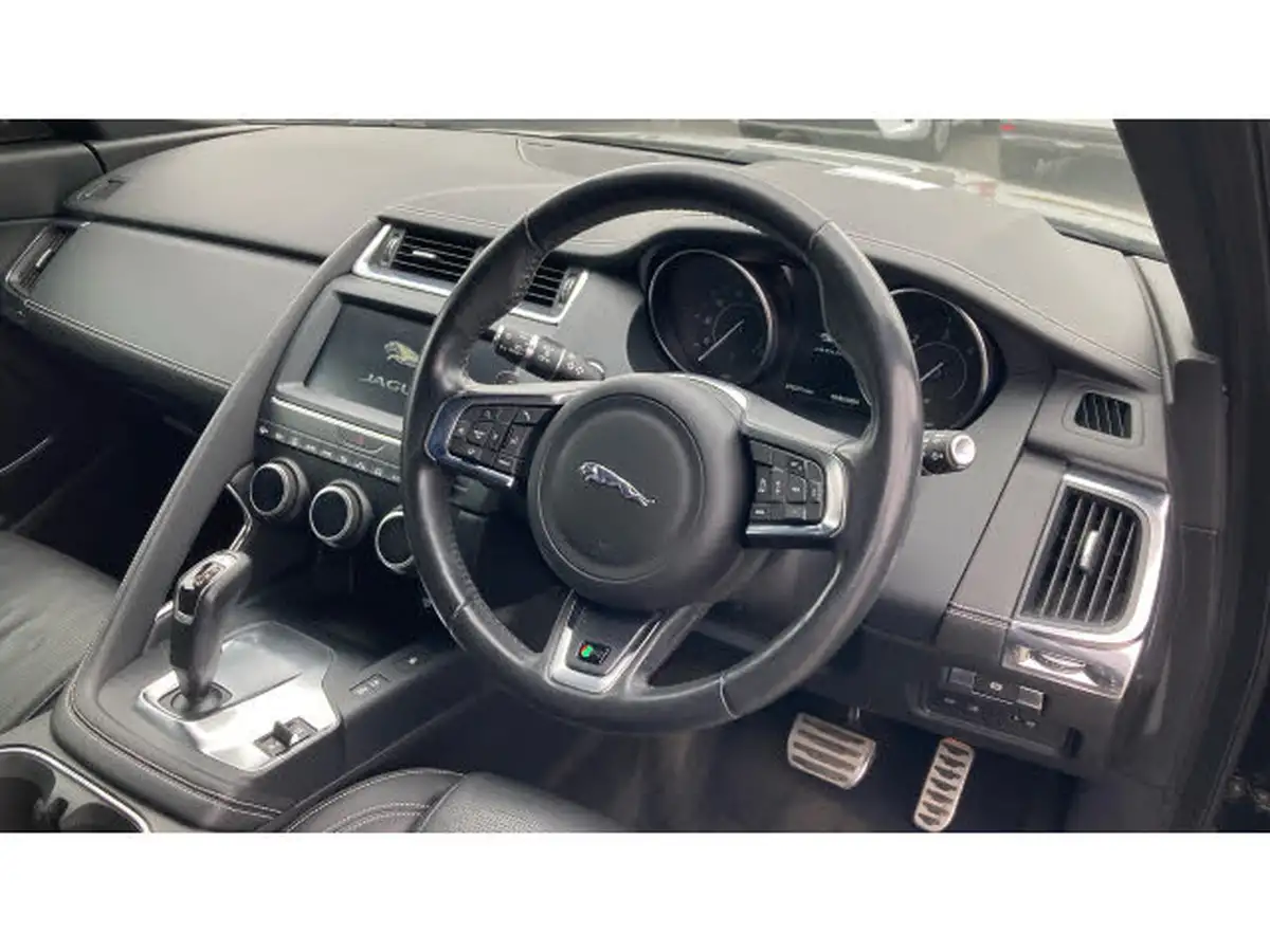 2018-jaguar-e-pace-20-i4d-r-dynamic-se-180ps-ss-big-10