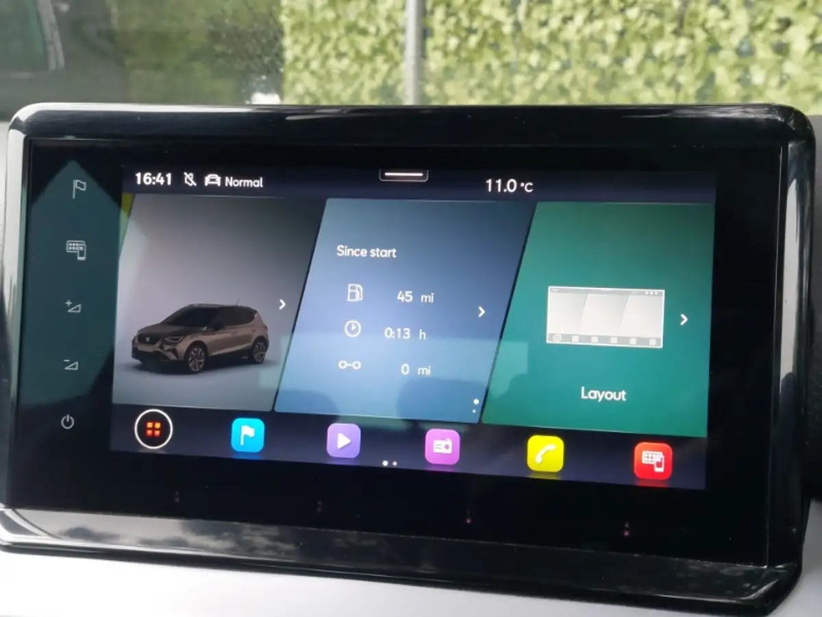 2022-peugeot-308-12-puretech-allure-premium-eat8-big-10