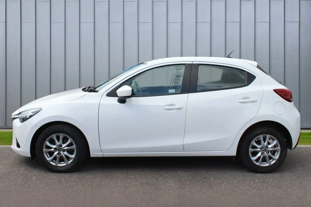 2016-mazda-mazda2-15-se-l-nav-auto-big-6