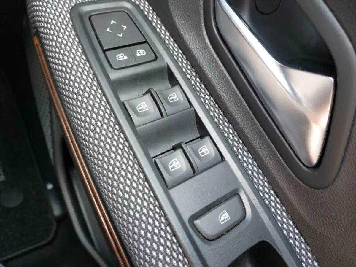 2023-dacia-sandero-stepway-10-tce-prestige-90bhp-big-11
