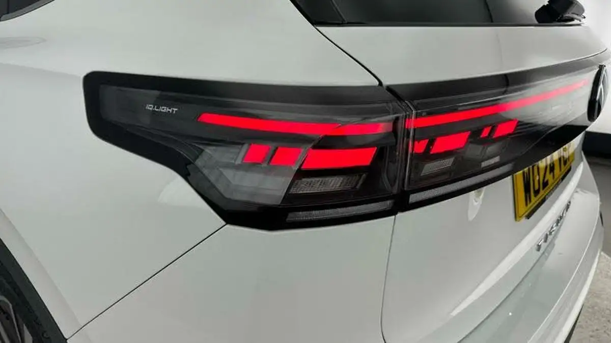 2024-volkswagen-tiguan-15-etsi-elegance-launch-edition-big-30