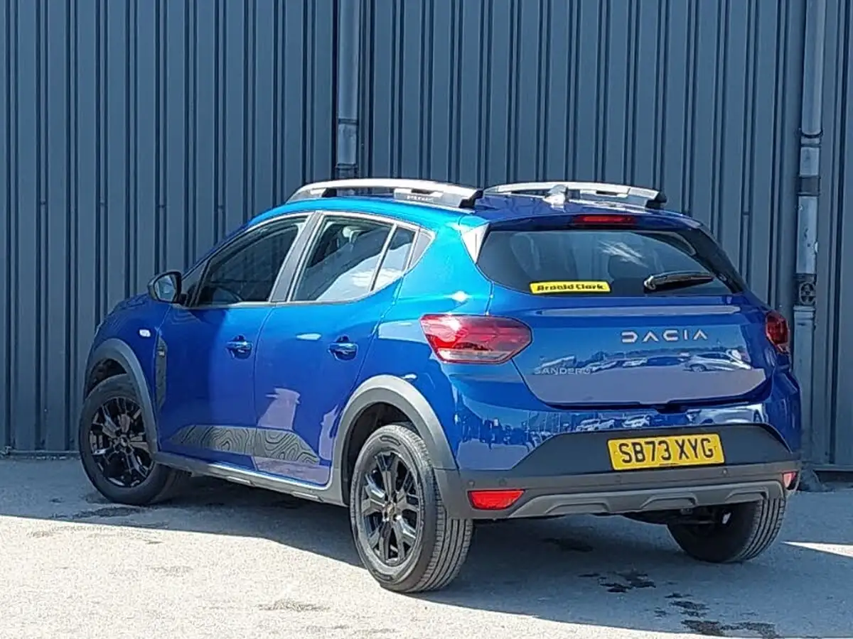 2023-dacia-sandero-stepway-10-tce-essential-90bhp-big-1