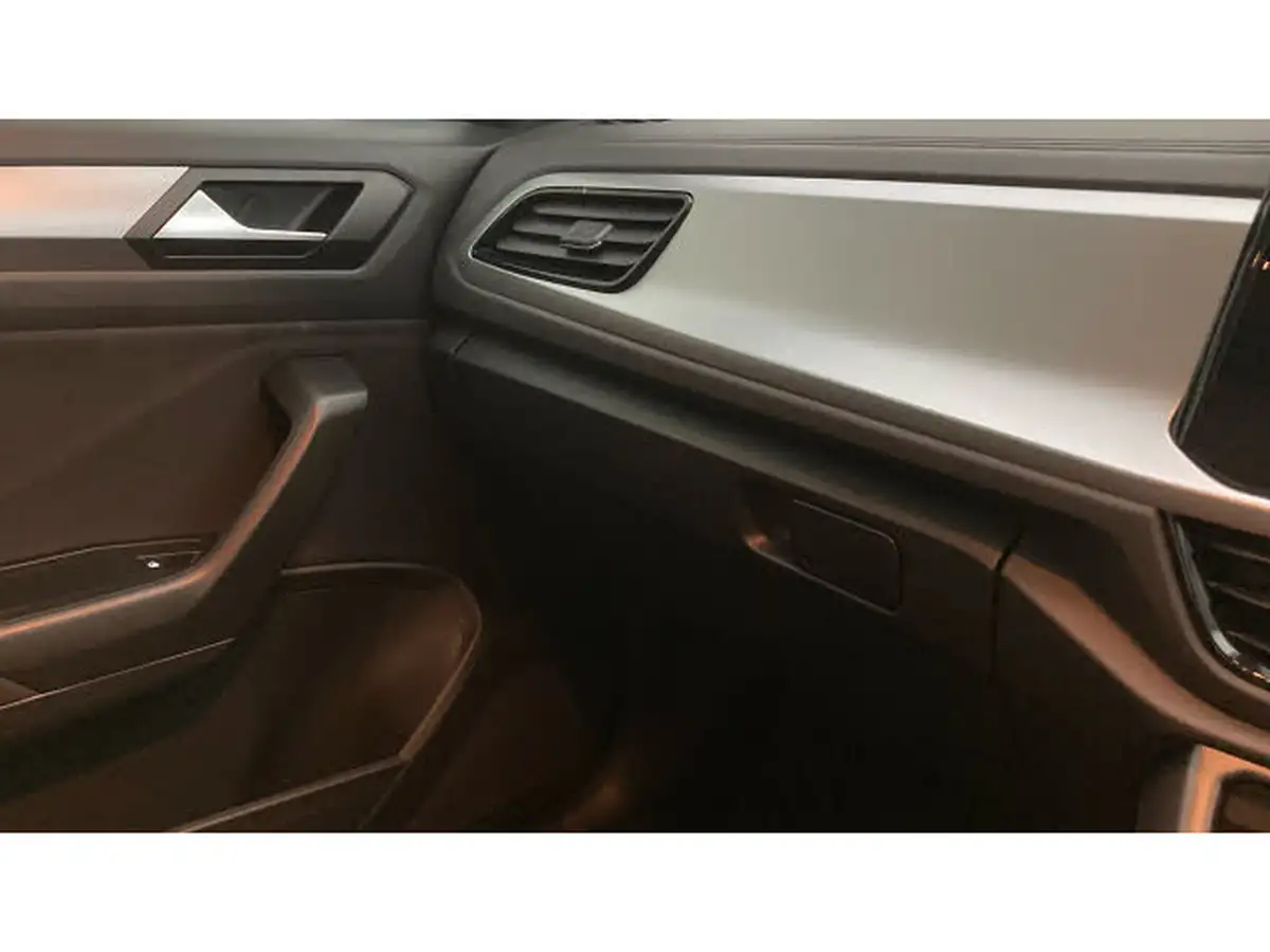 2024-volkswagen-t-roc-10-tsi-life-115ps-big-32
