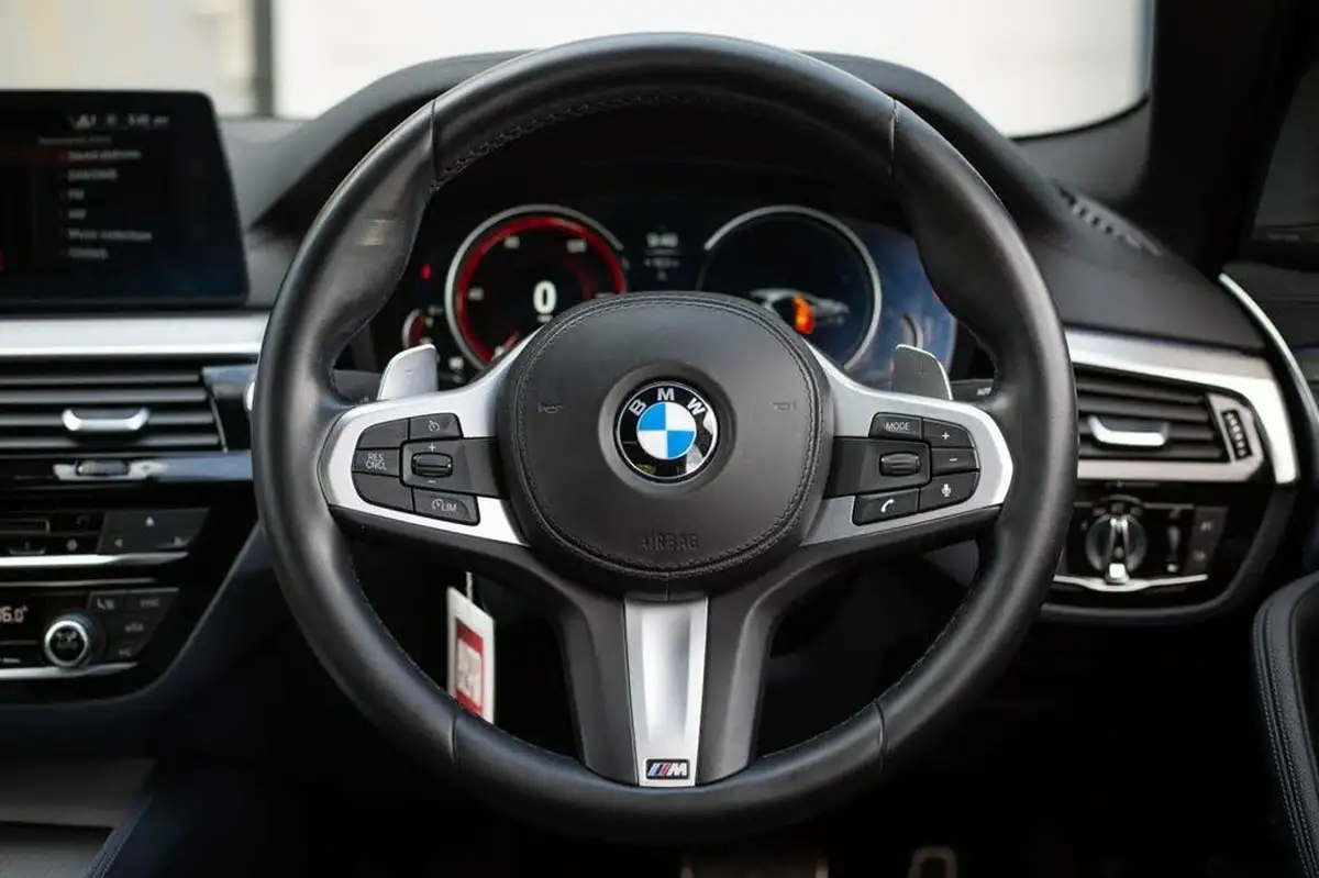 2017-bmw-5-series-30-540i-m-sport-saloon-4d-big-1