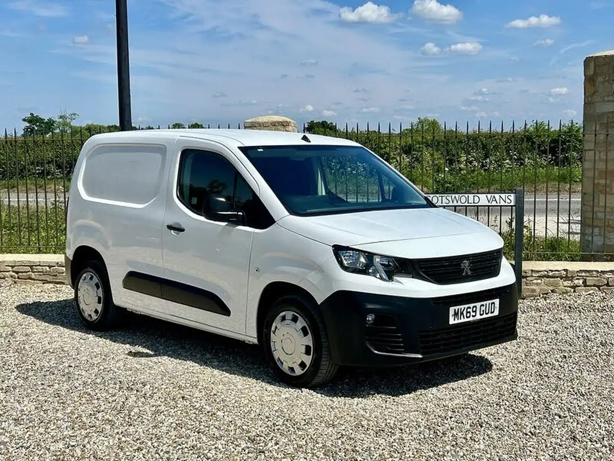2019-peugeot-partner-15-bluehdi-1000-professional-100ps-eu6dt-panel-big-19