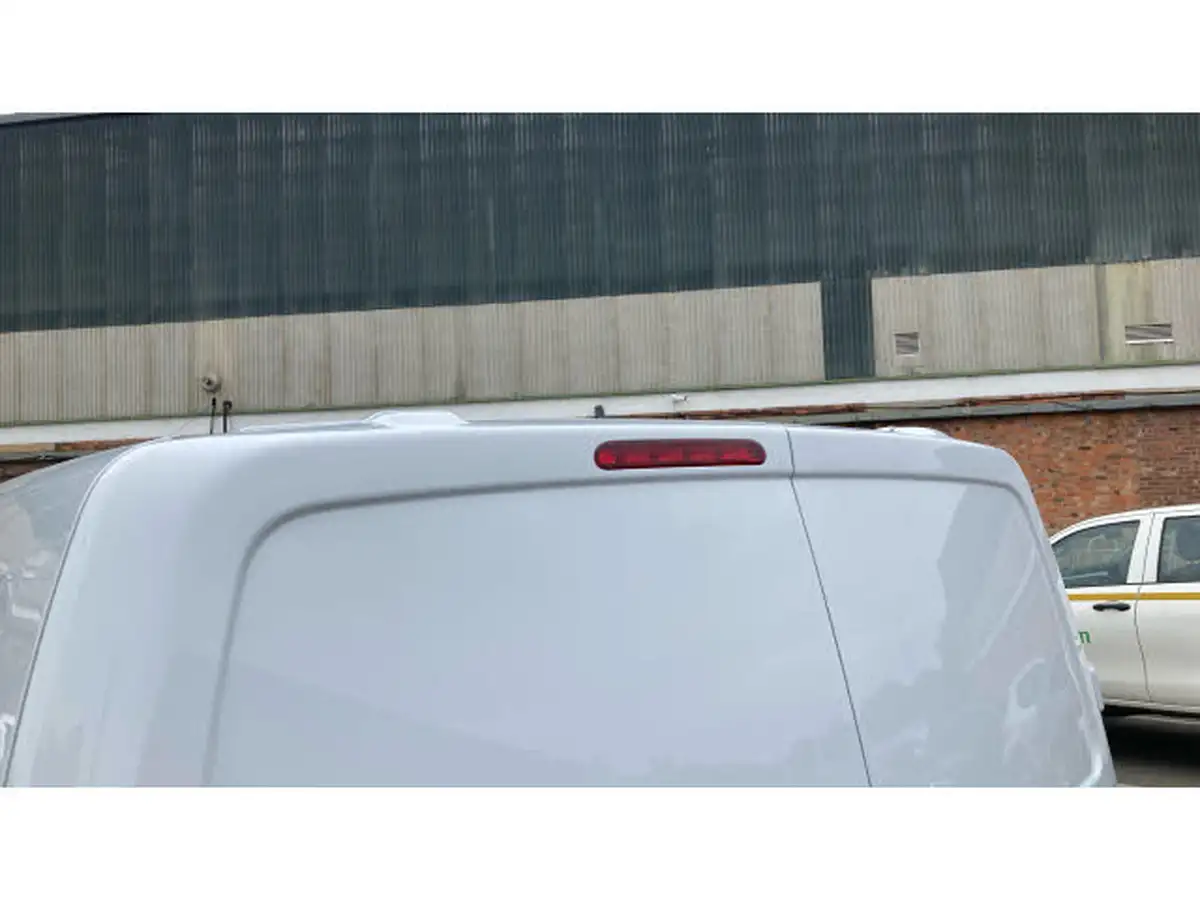 2023-toyota-proace-city-e-icon-l2-big-21