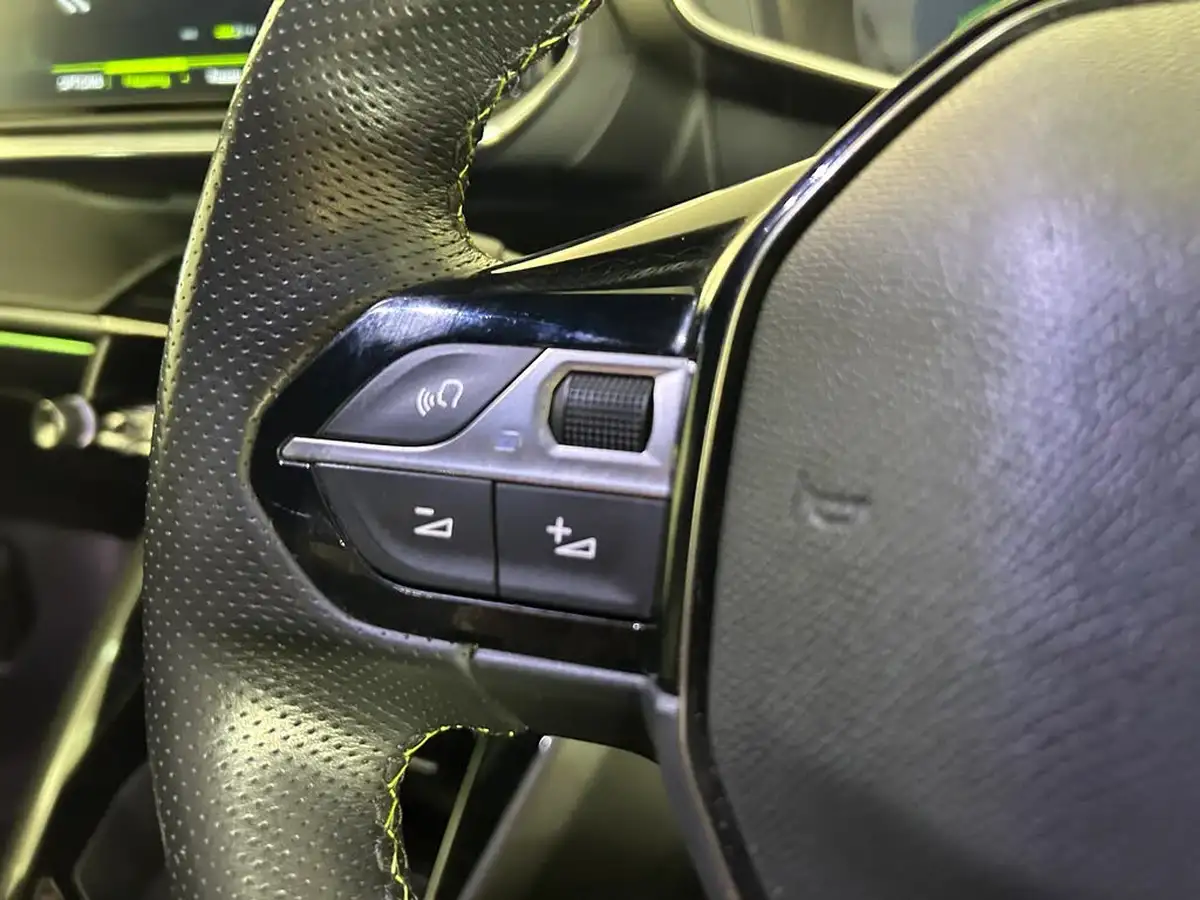 2021-peugeot-208-12-puretech-gt-100bhp-big-31