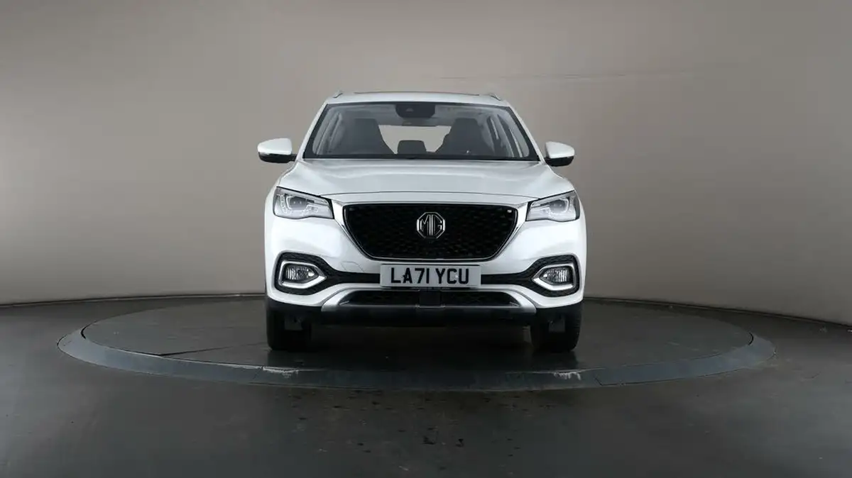 2022-mg-hs-15t-gdi-exclusive-162ps-big-48