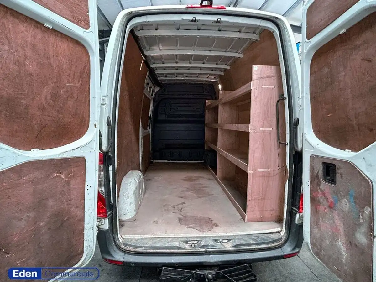 2021-mercedes-benz-sprinter-21cdi-314-l2h1-premium-big-3