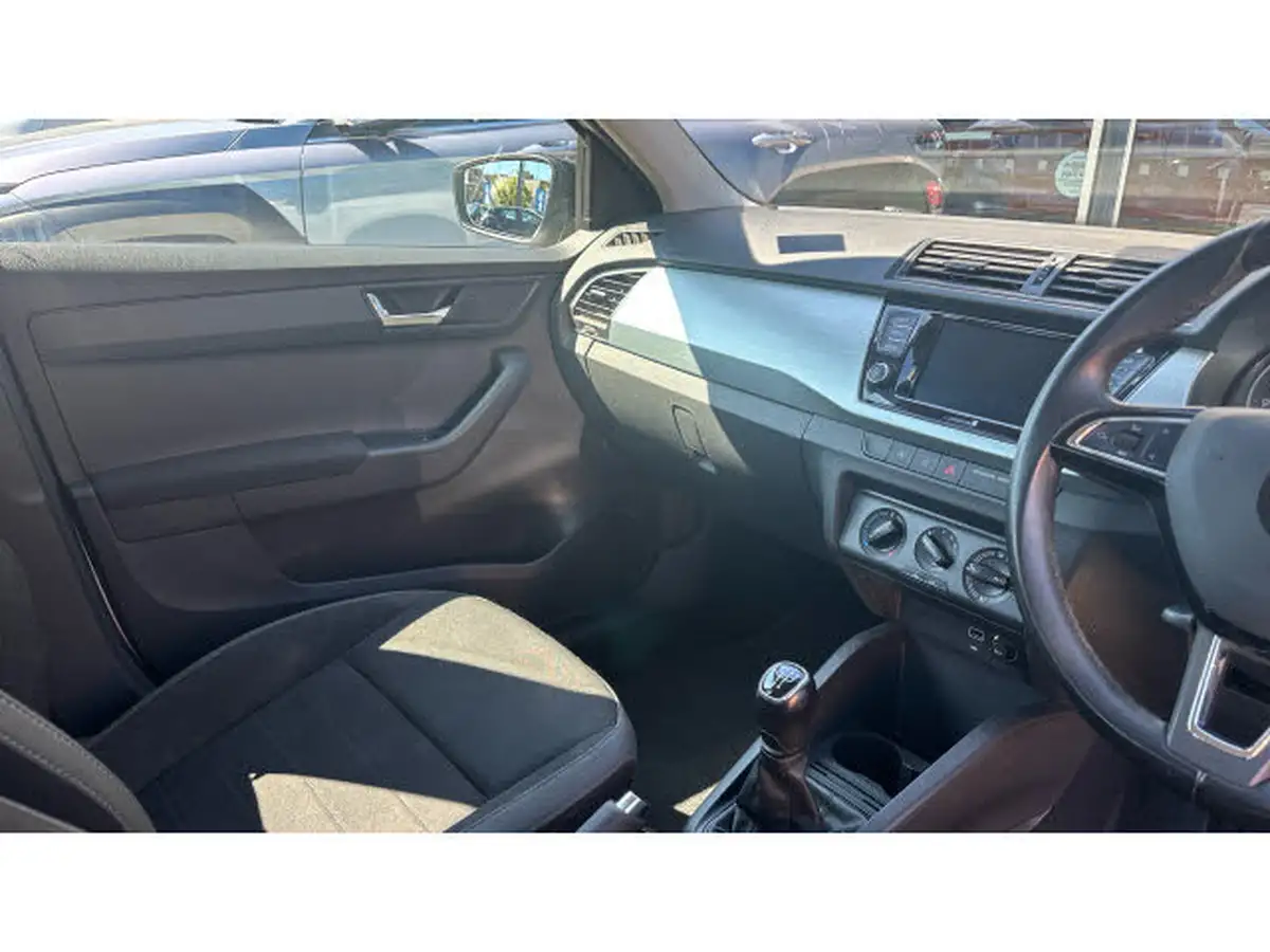 2019-skoda-fabia-10-tsi-colour-edition-big-13