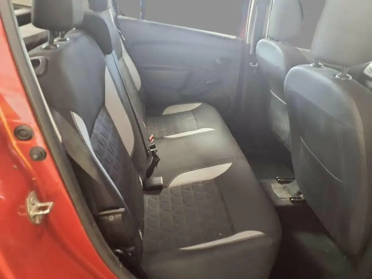 2015-dacia-sandero-stepway-09-ambiance-big-5