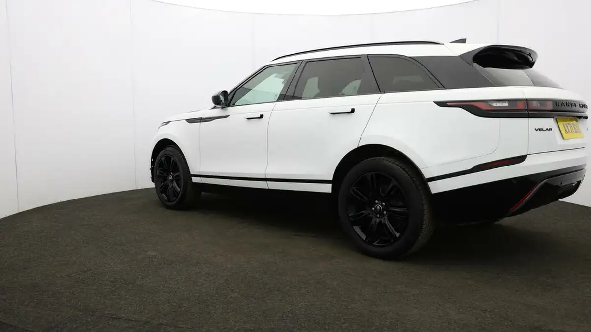 2022-land-rover-range-rover-velar-20-d200-r-dynamic-se-big-62