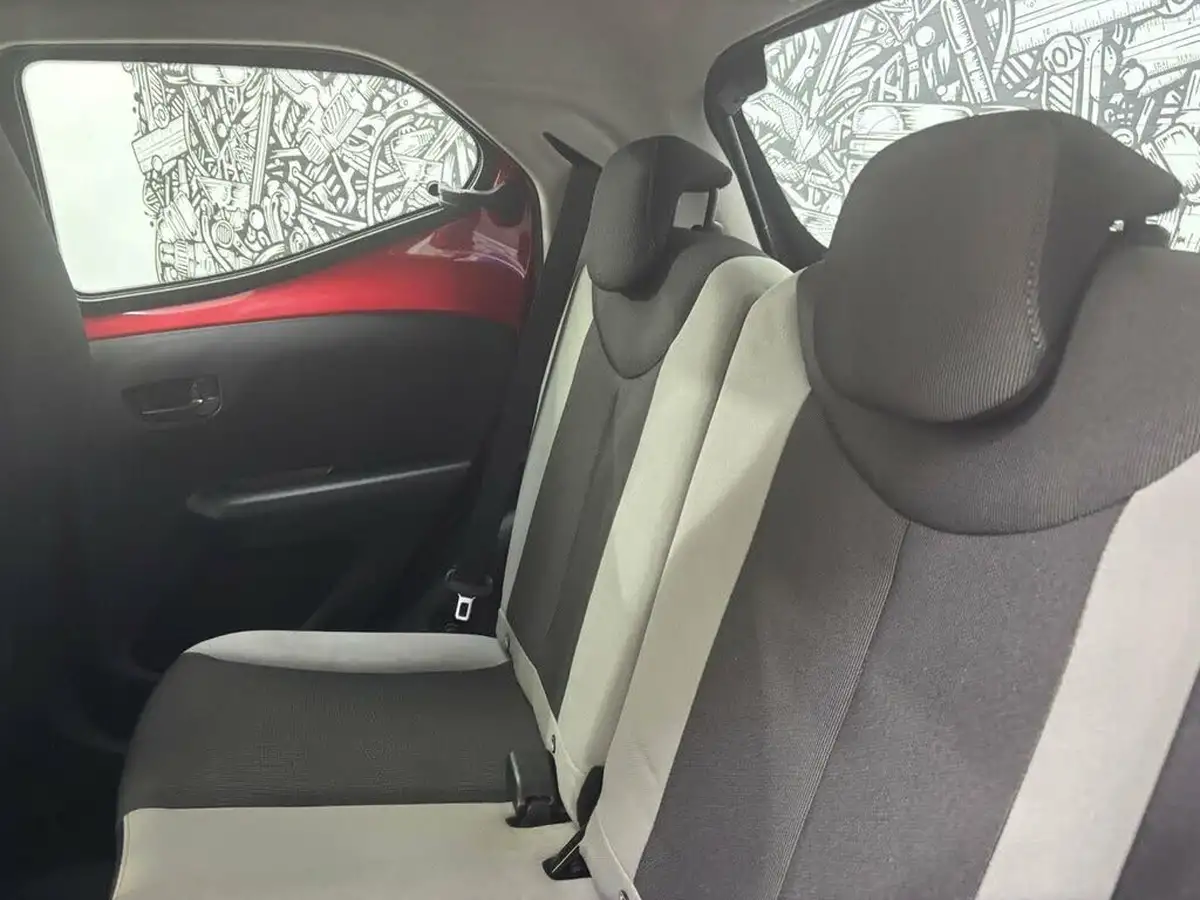2018-toyota-aygo-10-vvt-i-x-play-71bhp-5d-big-23