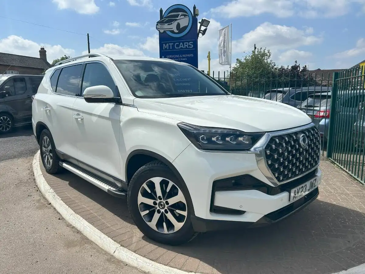2023-kgm-ssangyong-rexton-22td-ultimate-big-0