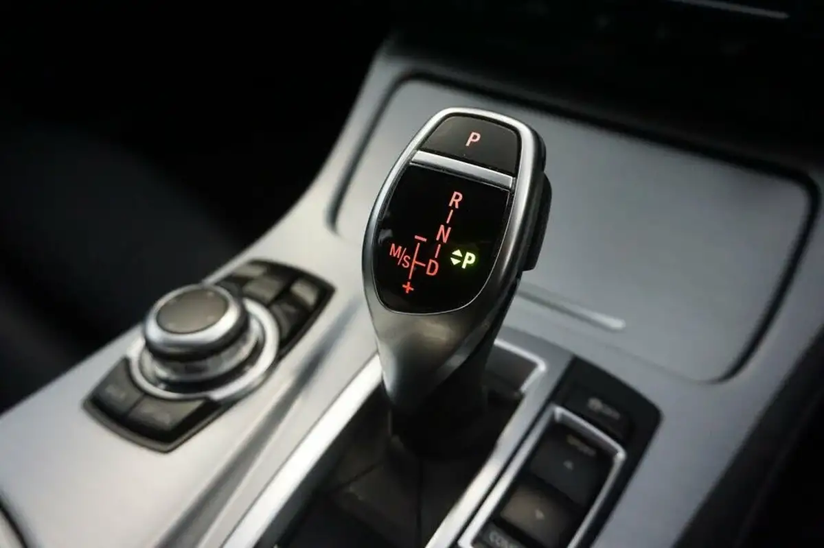 2016-bmw-5-series-30td-530d-m-sport-258bhp-saloon-4d-big-35