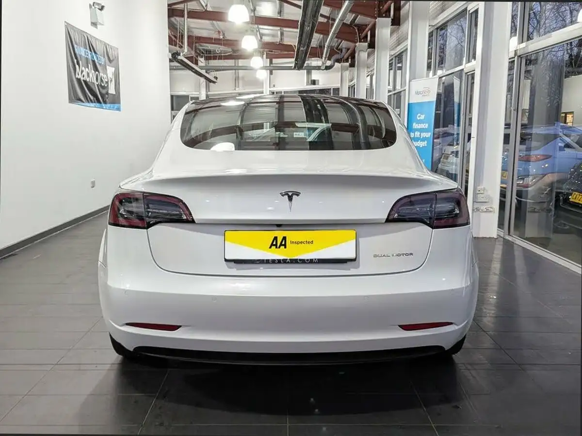 2020-tesla-model-3-e-long-range-big-9