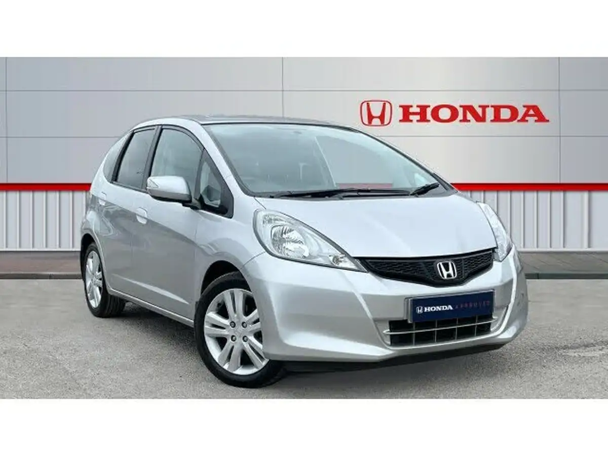2013-honda-jazz-14-es-plus-cvt-big-0