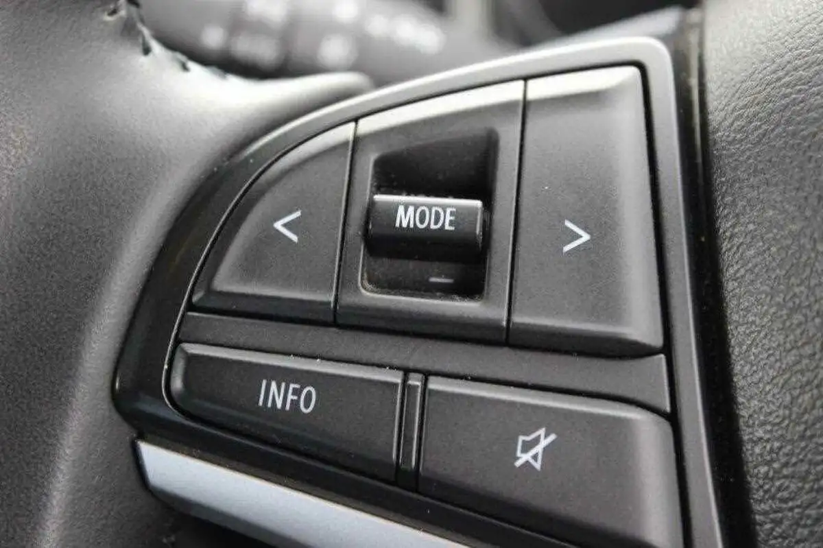 2022-suzuki-ignis-12-dualjet-sz5-big-28