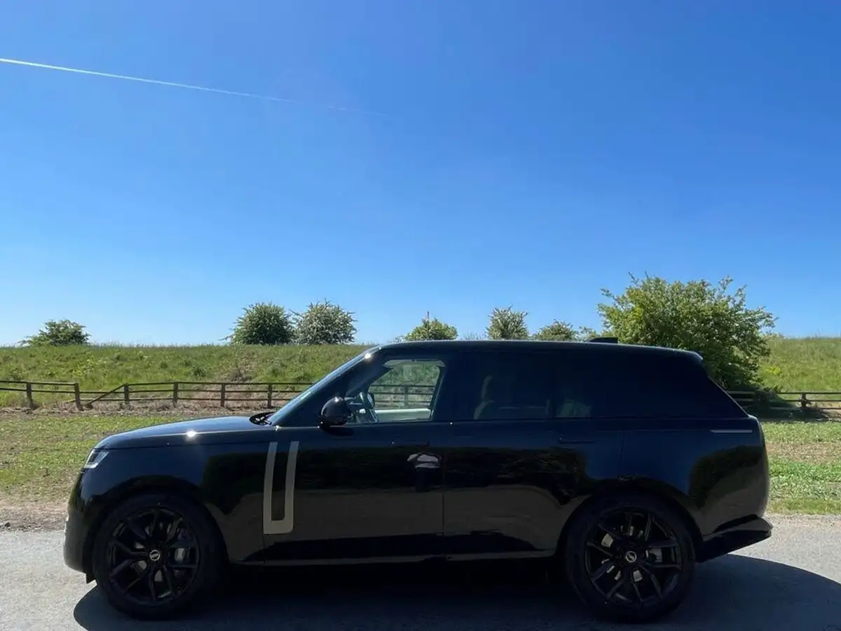 2022-land-rover-range-rover-30-d300-se-big-14