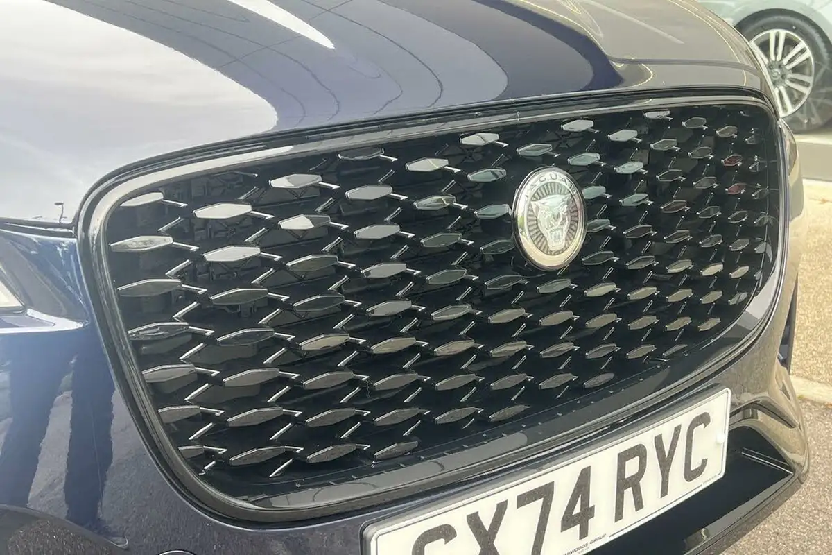 2024-jaguar-f-pace-20-d200-r-dynamic-se-black-90th-anniversary-edition-big-55