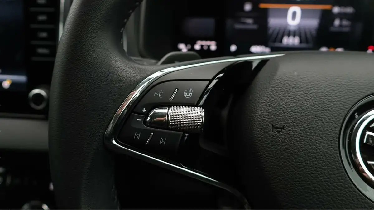 2023-skoda-karoq-15-tsi-se-l-dsg-big-23