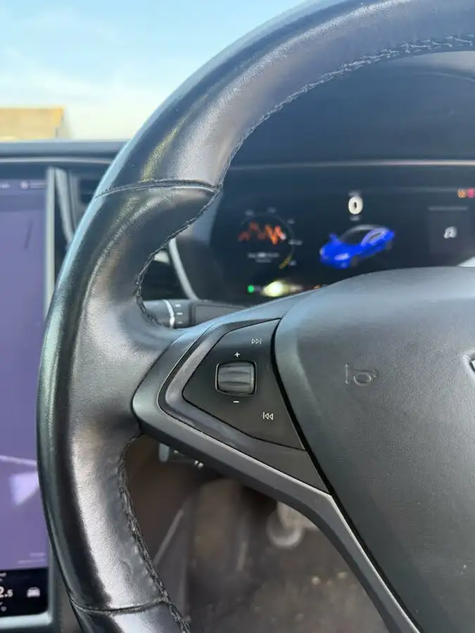 2020-tesla-model-s-e-long-range-big-18