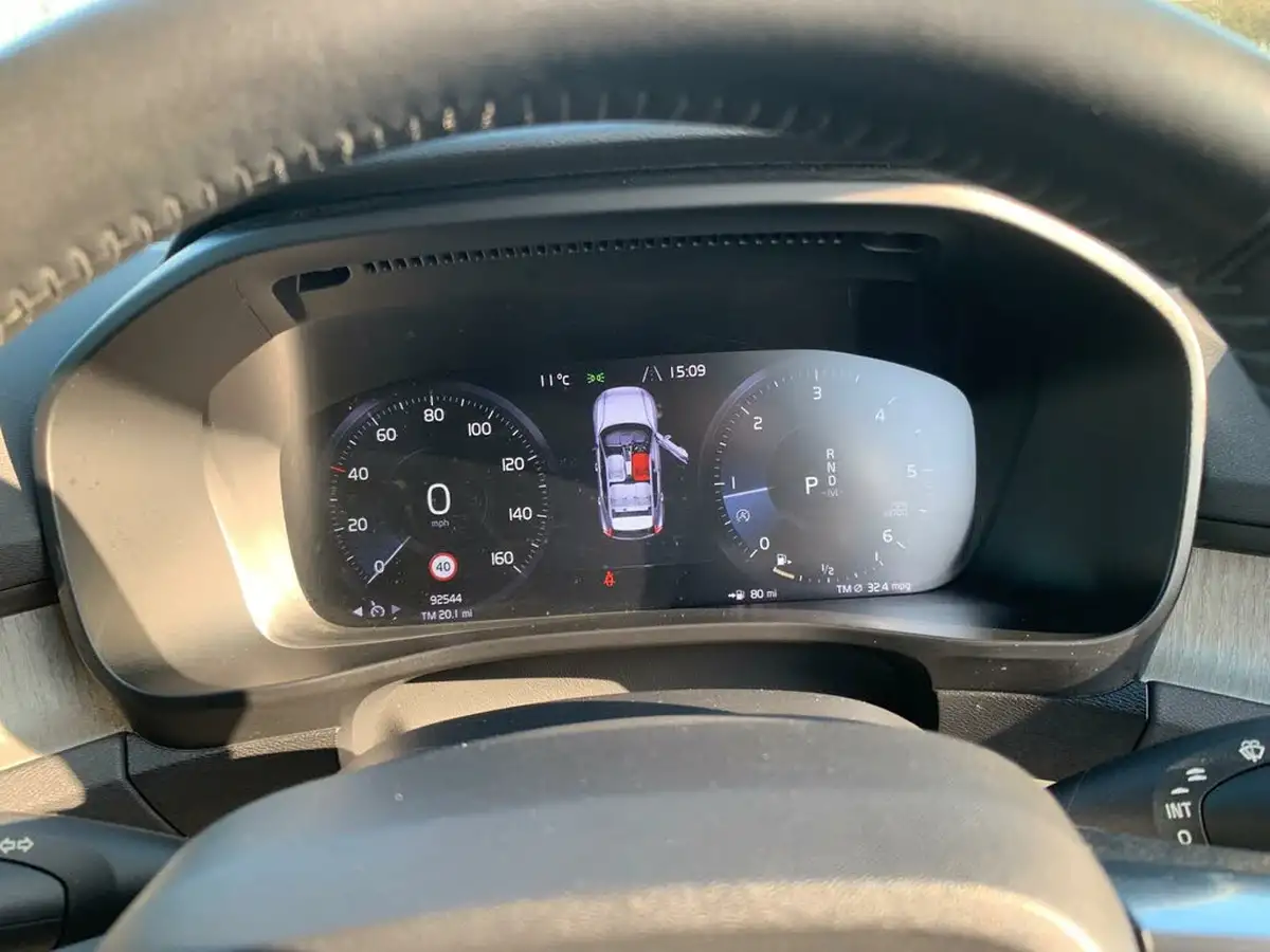 2018-volvo-xc40-20td-d4-inscription-big-12