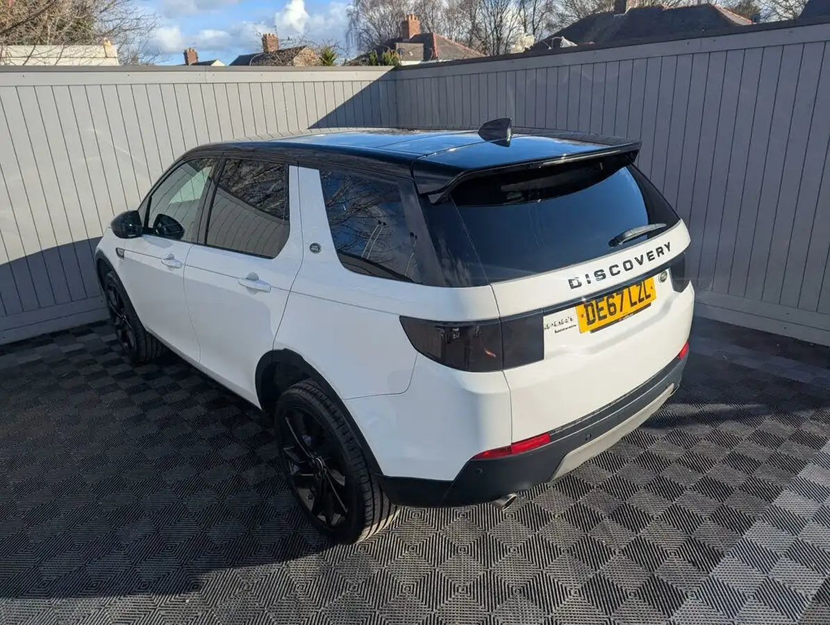 2017-land-rover-discovery-sport-20sd4-hse-black-big-48