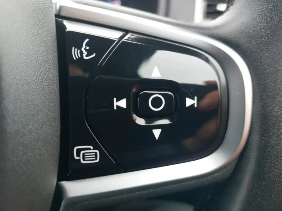 2023-volvo-xc90-20-t8-ultimate-dark-big-13