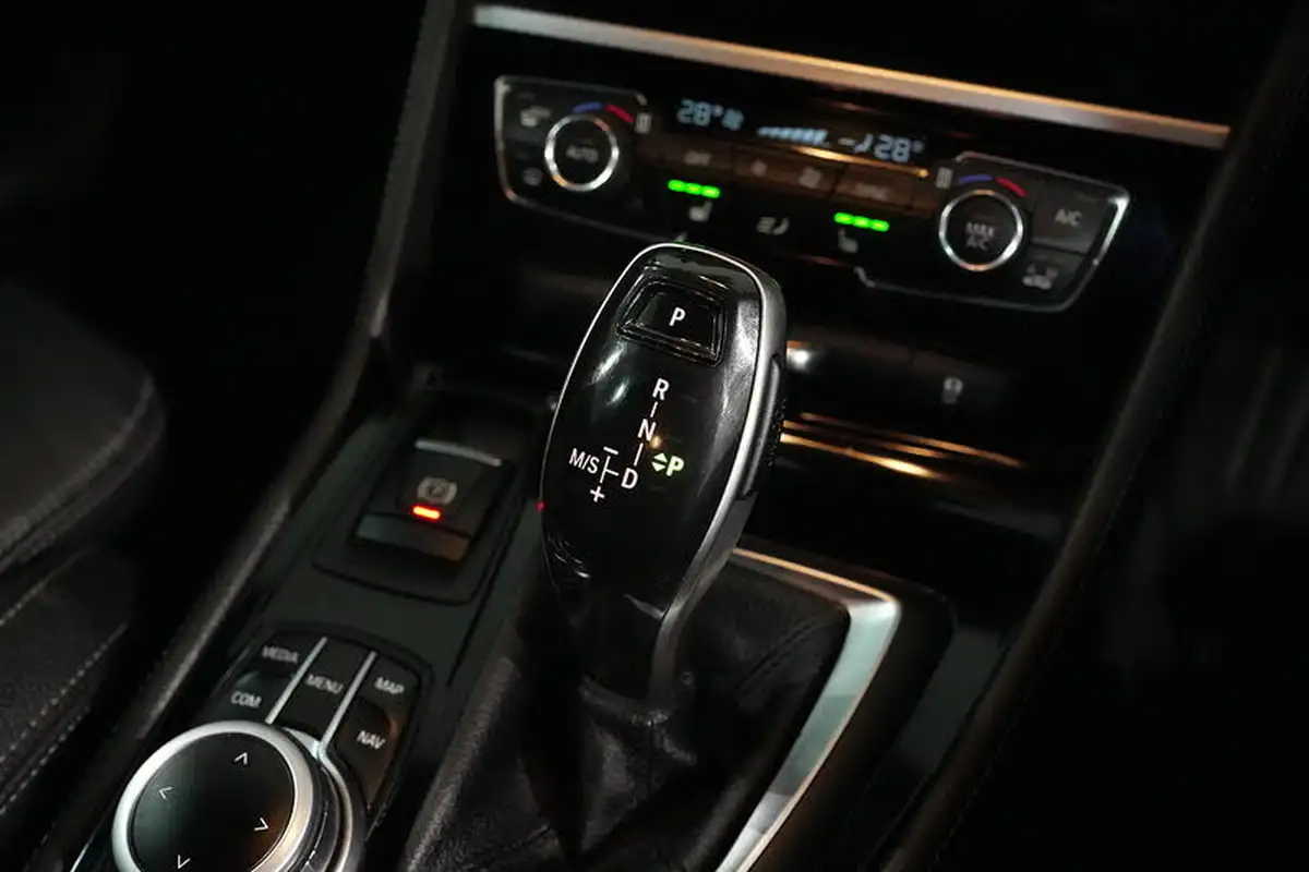 2019-bmw-2-series-20-220i-m-sport-189bhp-active-tourer-5d-dct-big-40