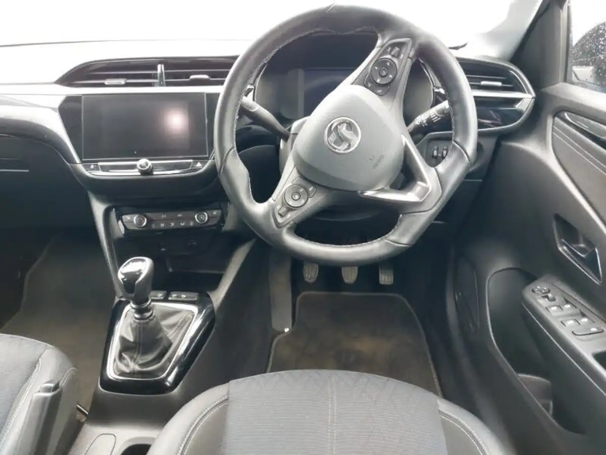2021-vauxhall-corsa-12-turbo-griffin-edition-big-6