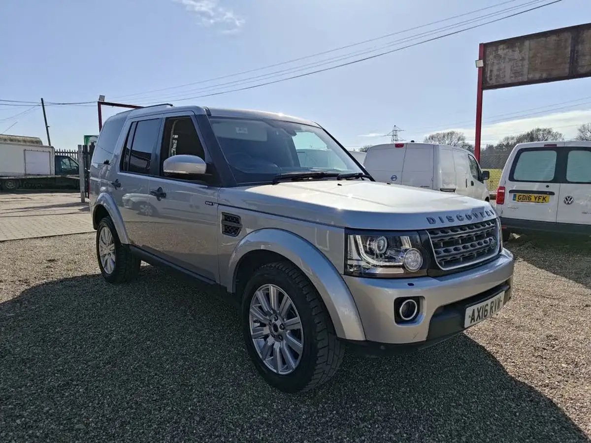 2016-land-rover-discovery-30-sd-v6-se-big-29