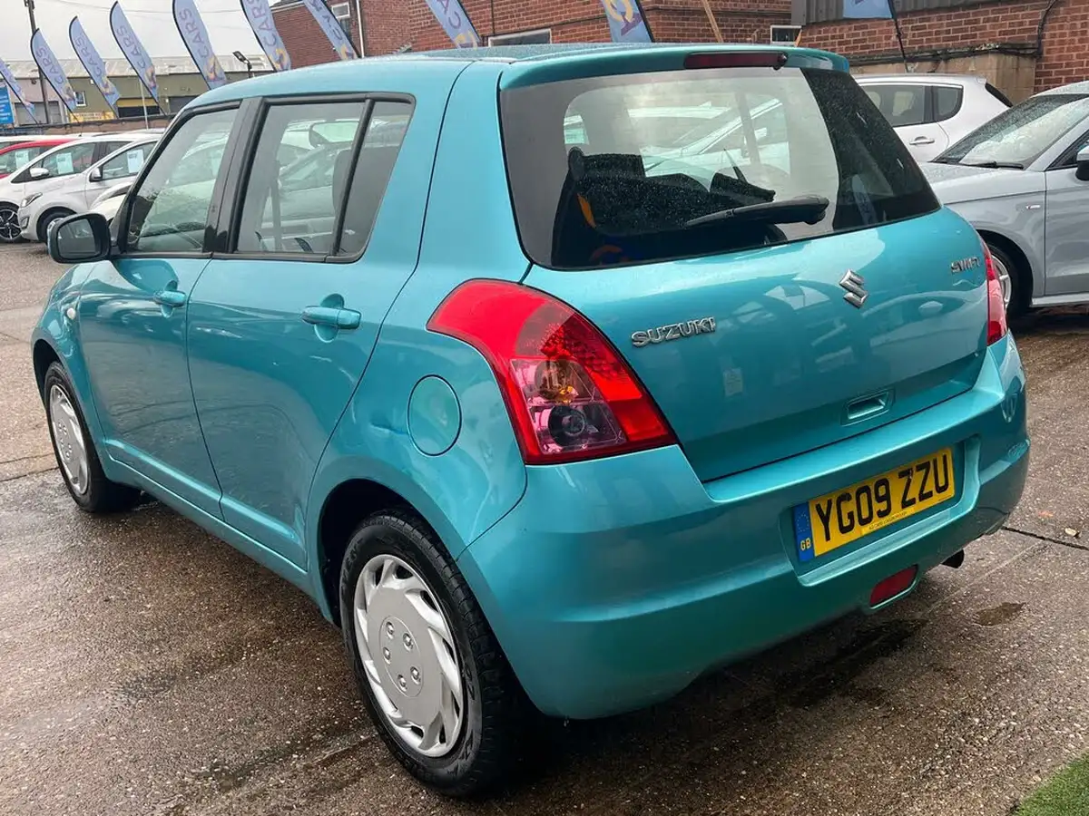 2009-suzuki-swift-13-gl-5d-big-15