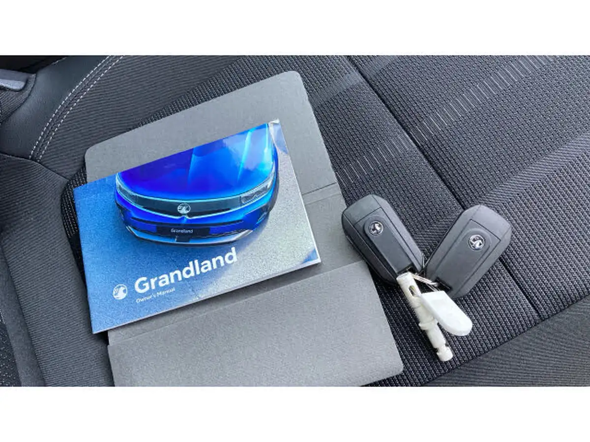 2024-vauxhall-grandland-12-gs-130ps-auto-big-18