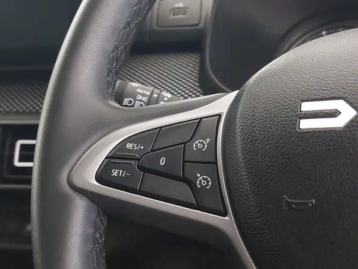 2023-dacia-sandero-10-tce-expression-90bhp-big-13