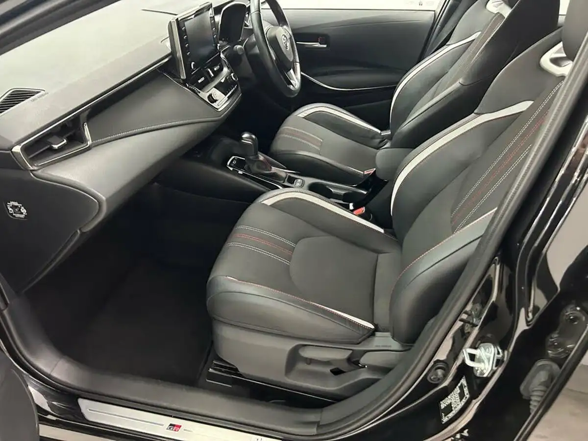 2021-toyota-corolla-18-vvt-i-gr-sport-trk-hatchback-big-38