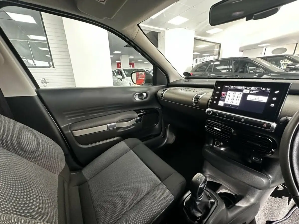 2017-citroen-c4-cactus-12-puretech-w-big-49