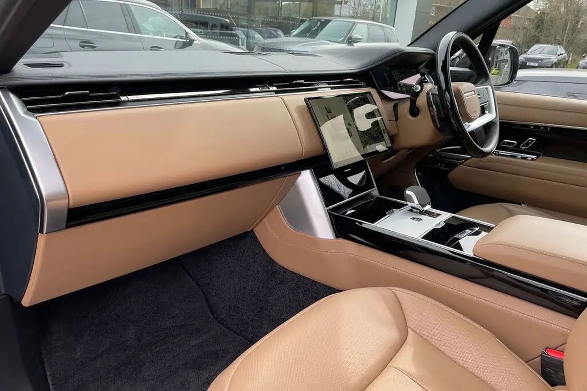 2023-land-rover-range-rover-30-d300-autobiography-big-54